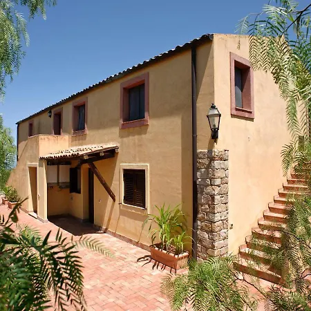Lascari Sleeps 4 Pool Wifi Apartment Campofelice Di Roccella